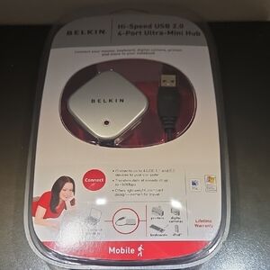Belkin USB 2.0 Mini Hub in Silver and Black